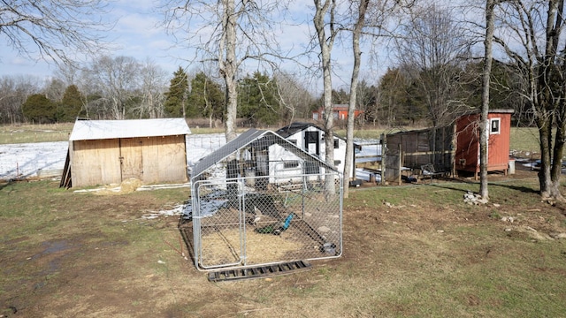 view of yard with a shed