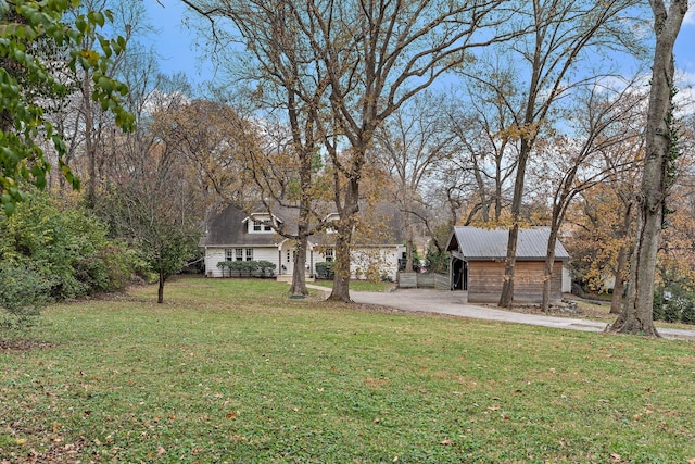 view of front of house with a front yard