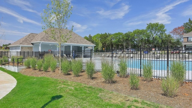 view of swimming pool