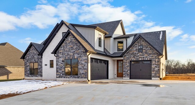 view of front of house featuring a garage