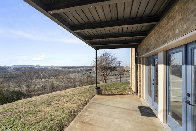 view of yard with a patio area