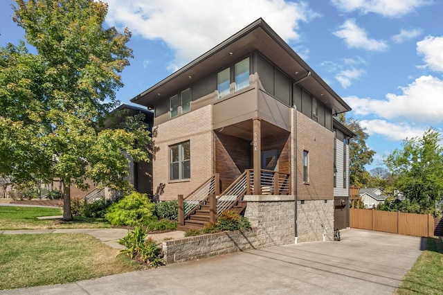 view of front of home