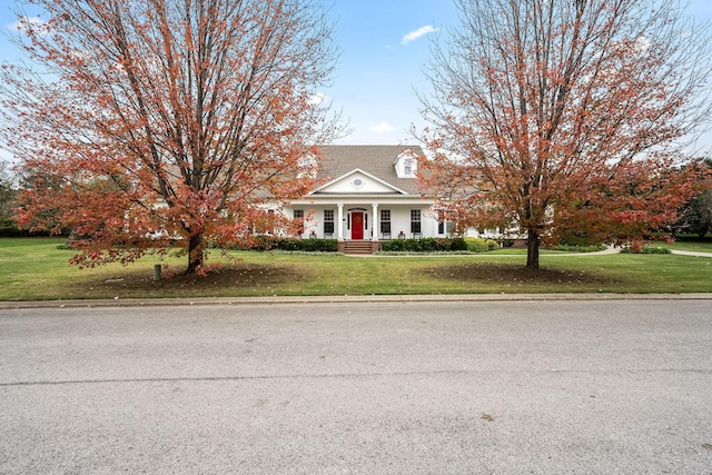 view of front of house featuring a front yard