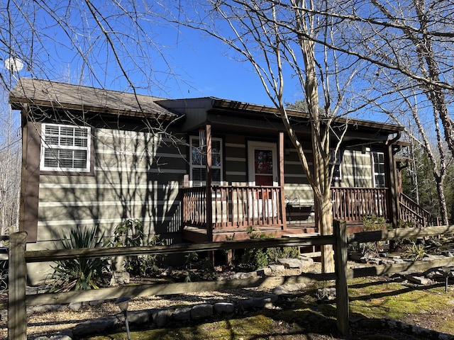 view of front of property with covered porch