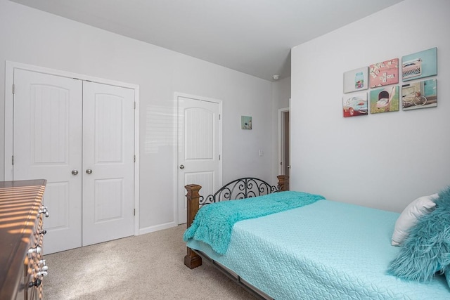 bedroom featuring a closet