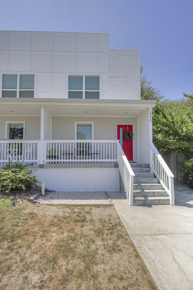 view of front of property with covered porch