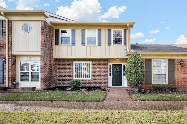 view of front of home with a front yard