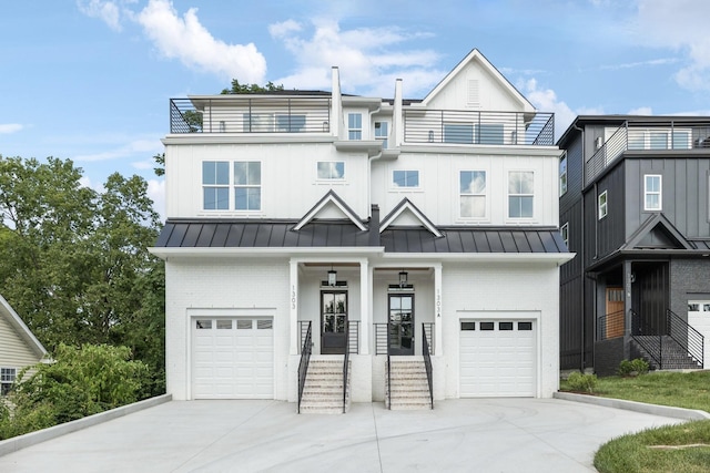 view of front facade featuring a garage