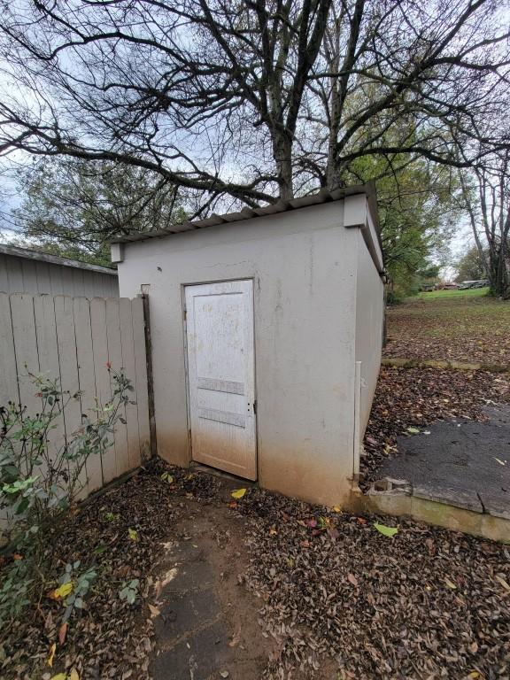 view of outbuilding