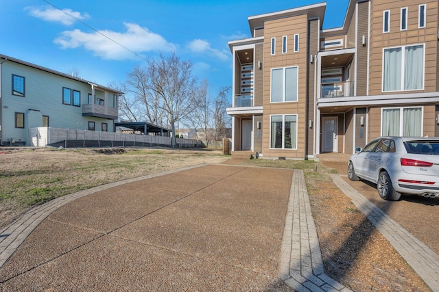 view of front of property