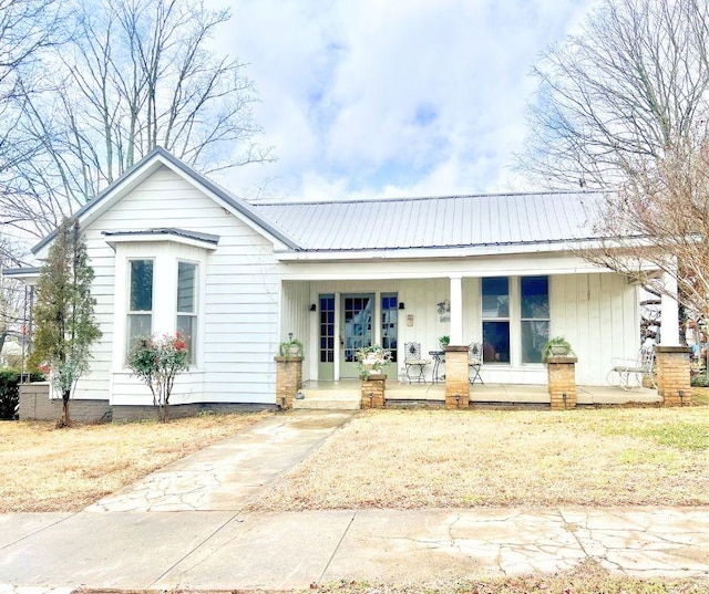 view of front of home with a porch