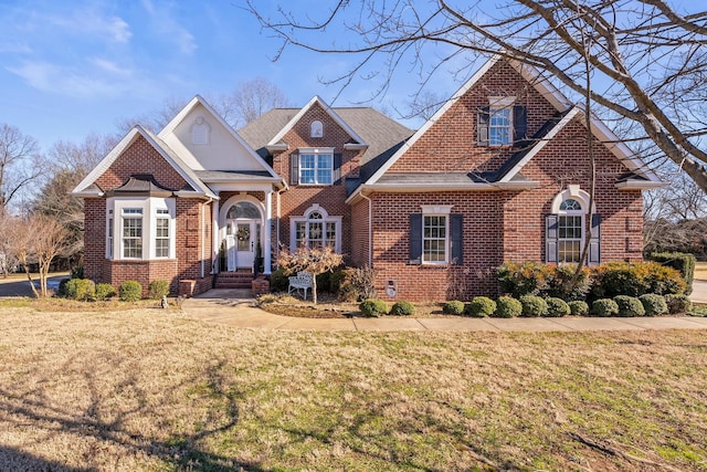 view of front of house featuring a front yard