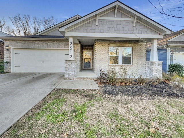 craftsman house featuring a garage