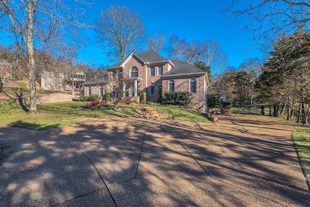 view of front of house with a front yard