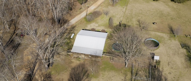 birds eye view of property featuring a rural view