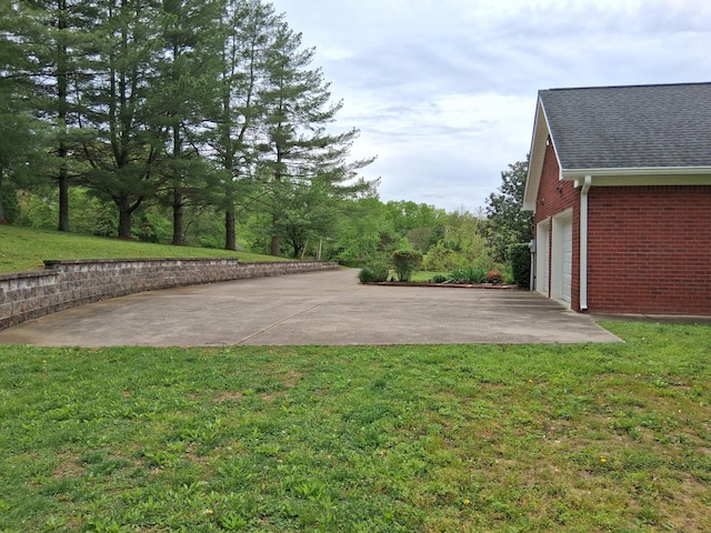 1253 White Rd, Bon Aqua, TN 37025 - view of yard with a garage