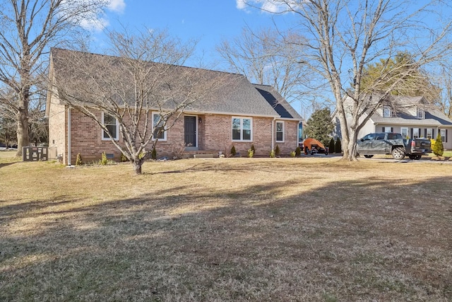 view of front of house with a front lawn