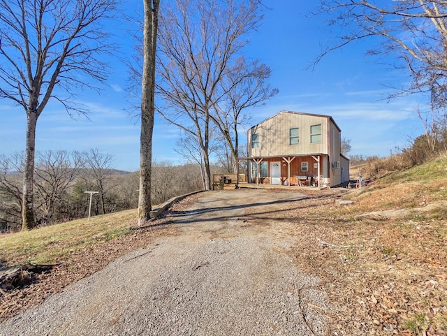 view of front of home featuring a porch