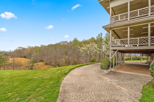 view of yard featuring ceiling fan