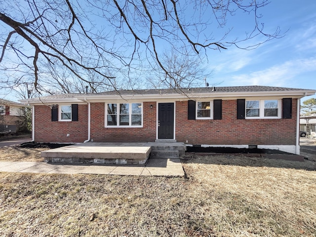 view of front of house with a front yard