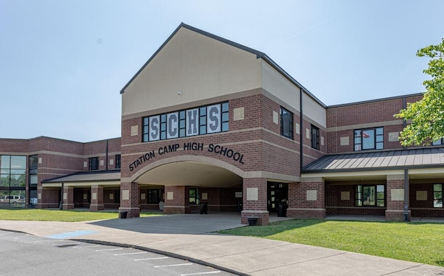 view of building exterior