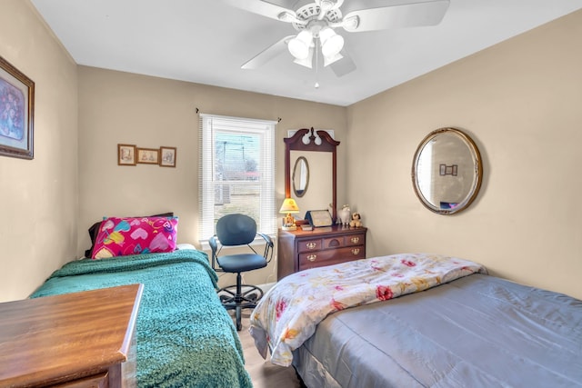 bedroom with ceiling fan