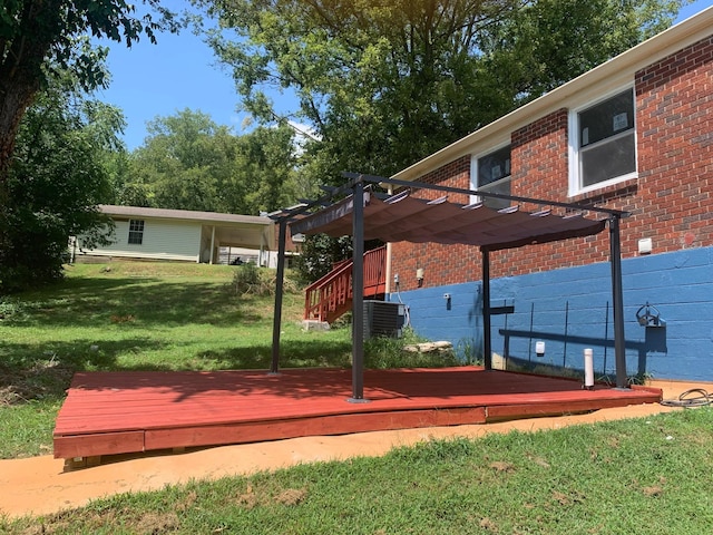 exterior space with a pergola and a yard