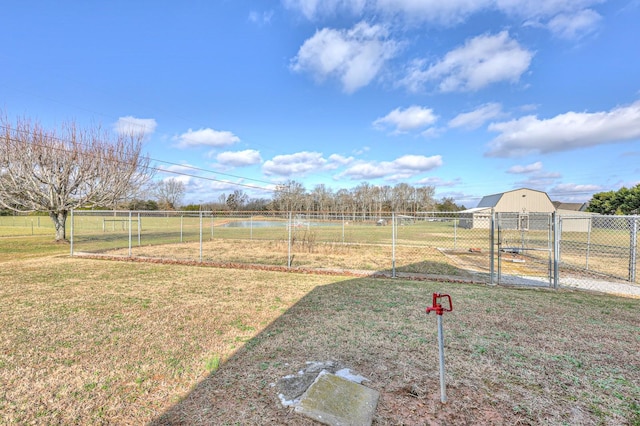 view of yard featuring a rural view