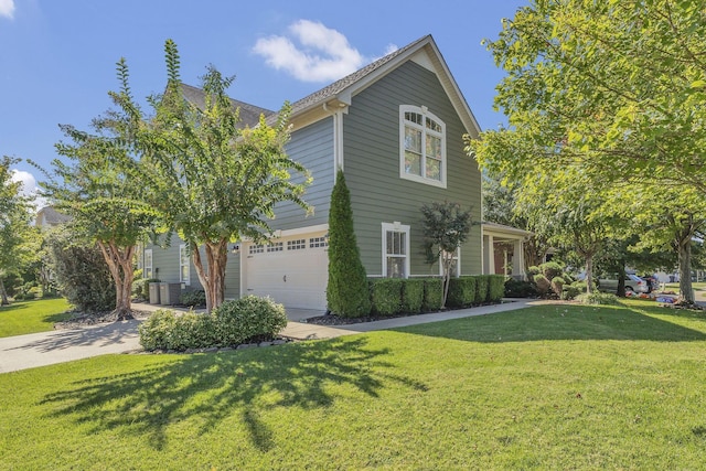 view of front facade featuring a front yard