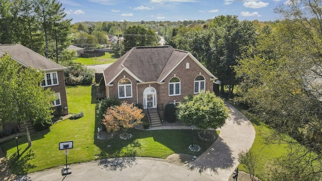 view of front of property with a front lawn