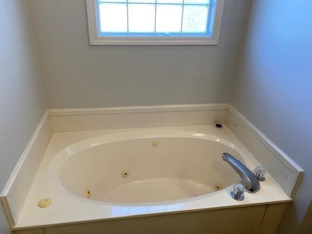 bathroom featuring a bathing tub