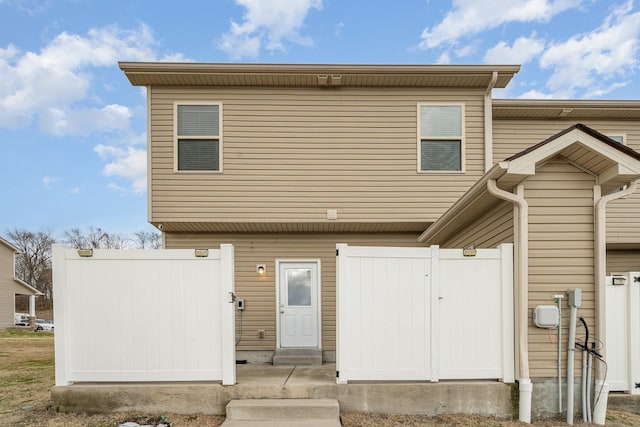 view of front of property