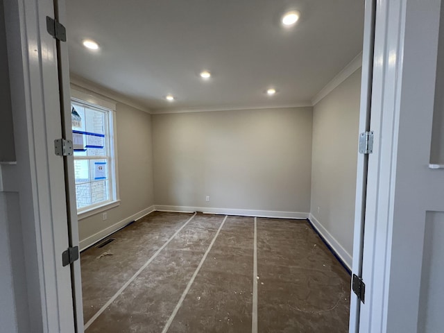 unfurnished room featuring baseboards, recessed lighting, and crown molding