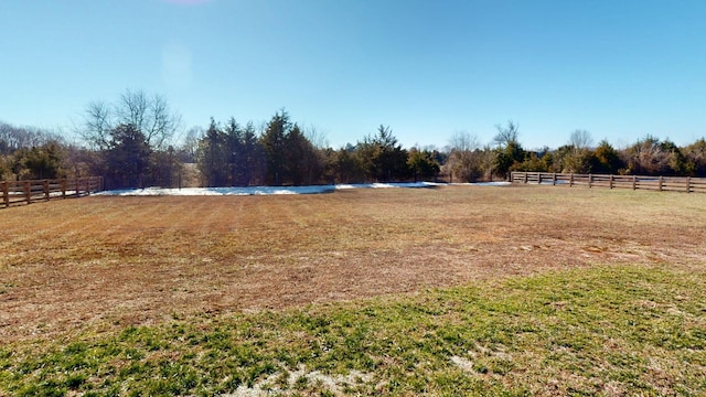 view of yard featuring a rural view