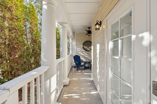 balcony featuring ceiling fan