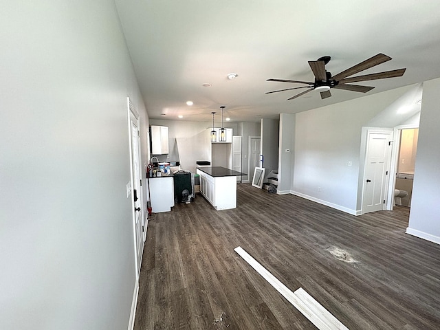 906 Davidson St, Tullahoma, TN 37388 - living area featuring a ceiling fan, dark wood finished floors, recessed lighting, and baseboards