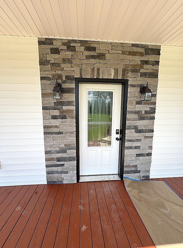 906 Davidson St, Tullahoma, TN 37388 - view of exterior entry featuring brick siding