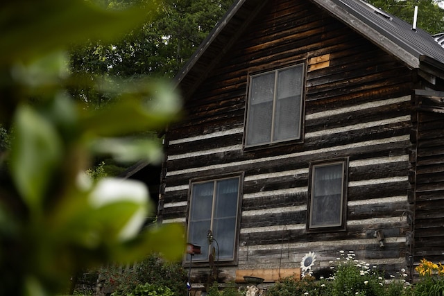 view of home's exterior