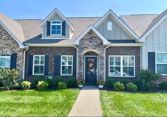 view of front of house with a front lawn