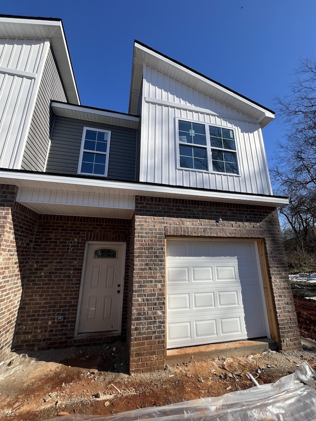 view of front of house featuring a garage