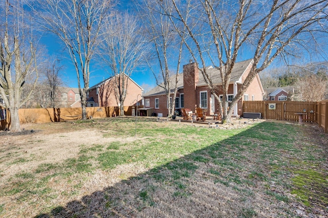 view of yard featuring a patio area