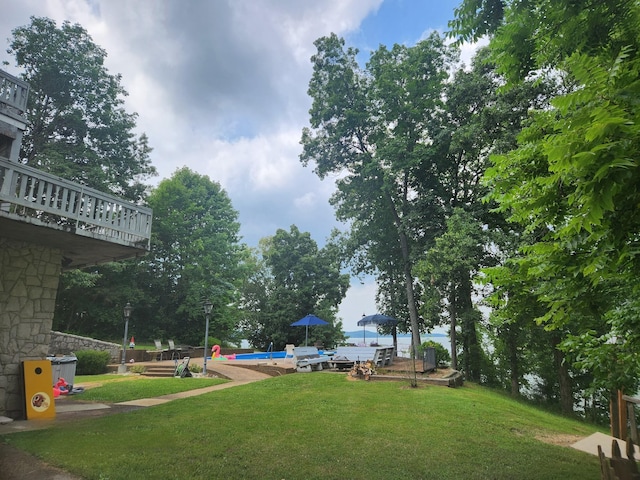 view of yard with a water view