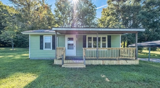 3352 Dumor Deer Lick Rd, Lewisburg, KY 42256 - view of front of home with a front lawn and a porch
