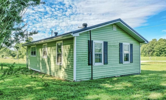 3352 Dumor Deer Lick Rd, Lewisburg, KY 42256 - view of home's exterior featuring a lawn