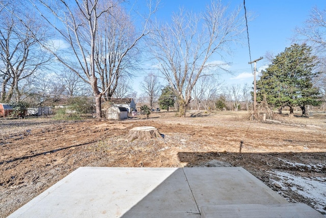 view of yard featuring a patio