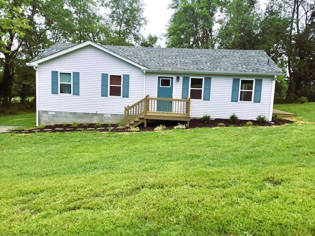 view of front of house with a front lawn