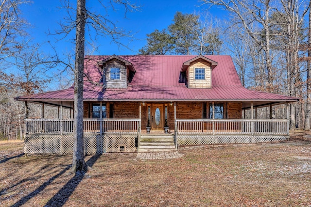 farmhouse-style home featuring covered porch