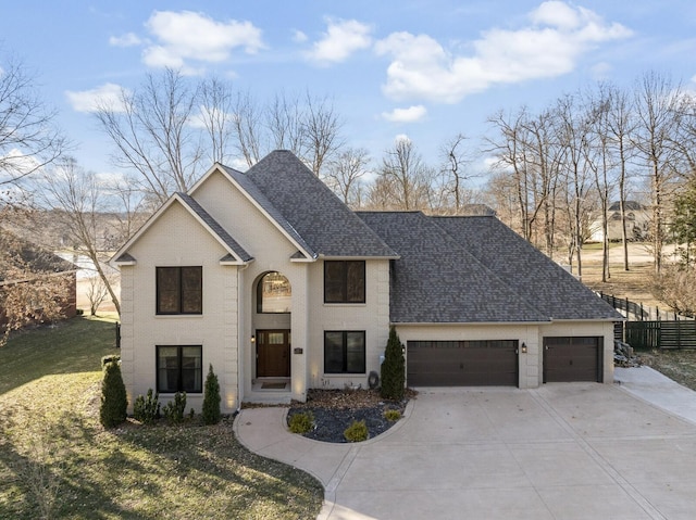 view of front of property with a front yard