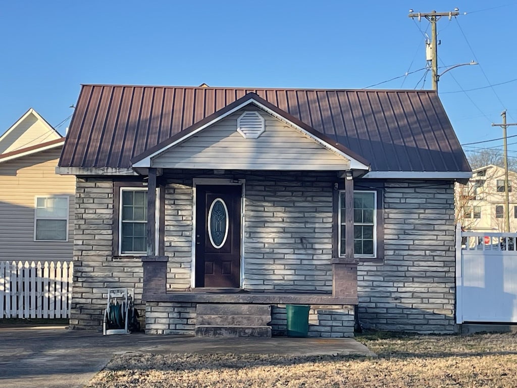 view of front of house