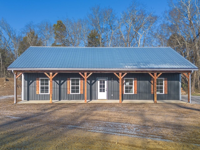 view of front of property